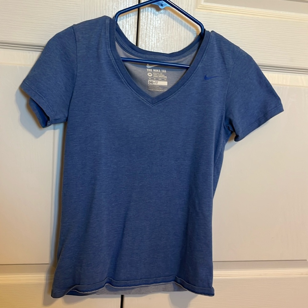 Nike short sleeve athletic tee in blue